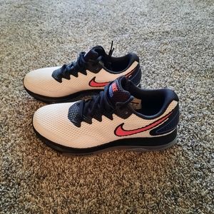 Women's Nike Zoom All Out Running Size 8